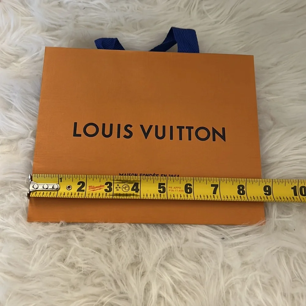 Small Louis Vuitton paper bag - Picture 5 of 7